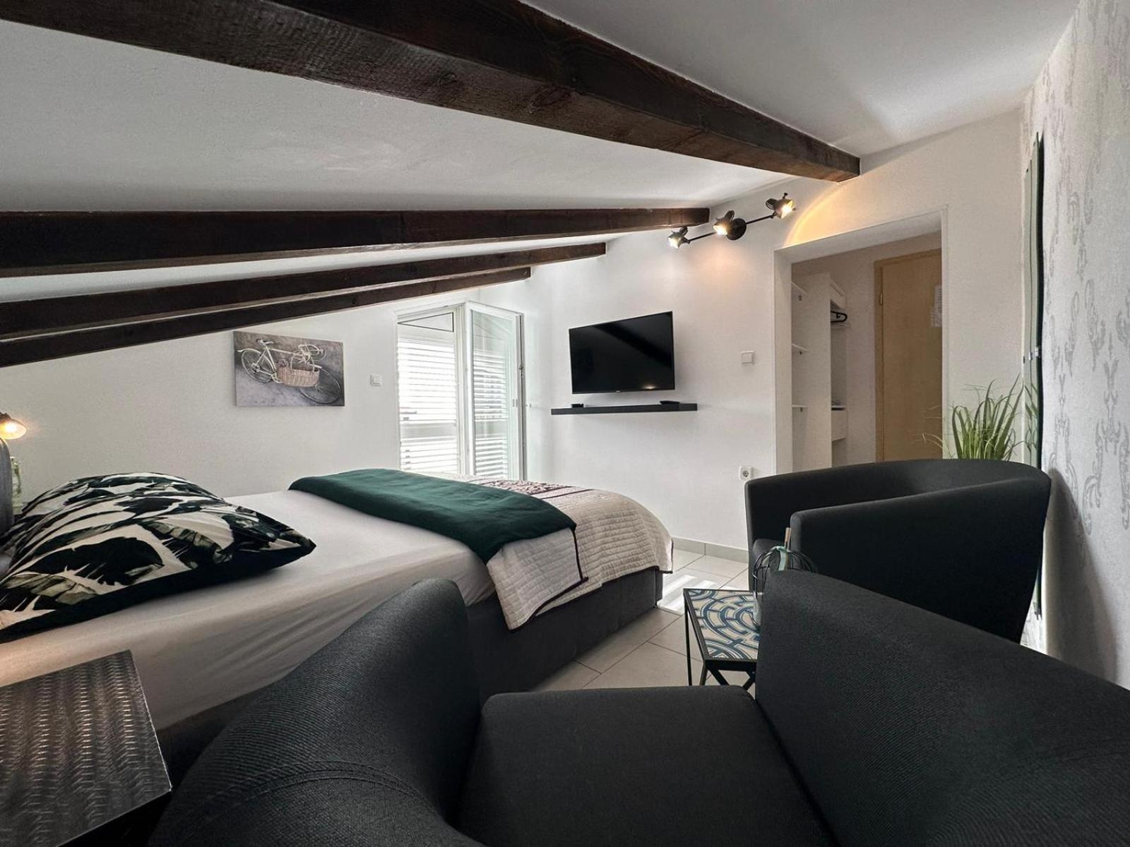 Apartments Prpic 1,Senj Сень Экстерьер фото