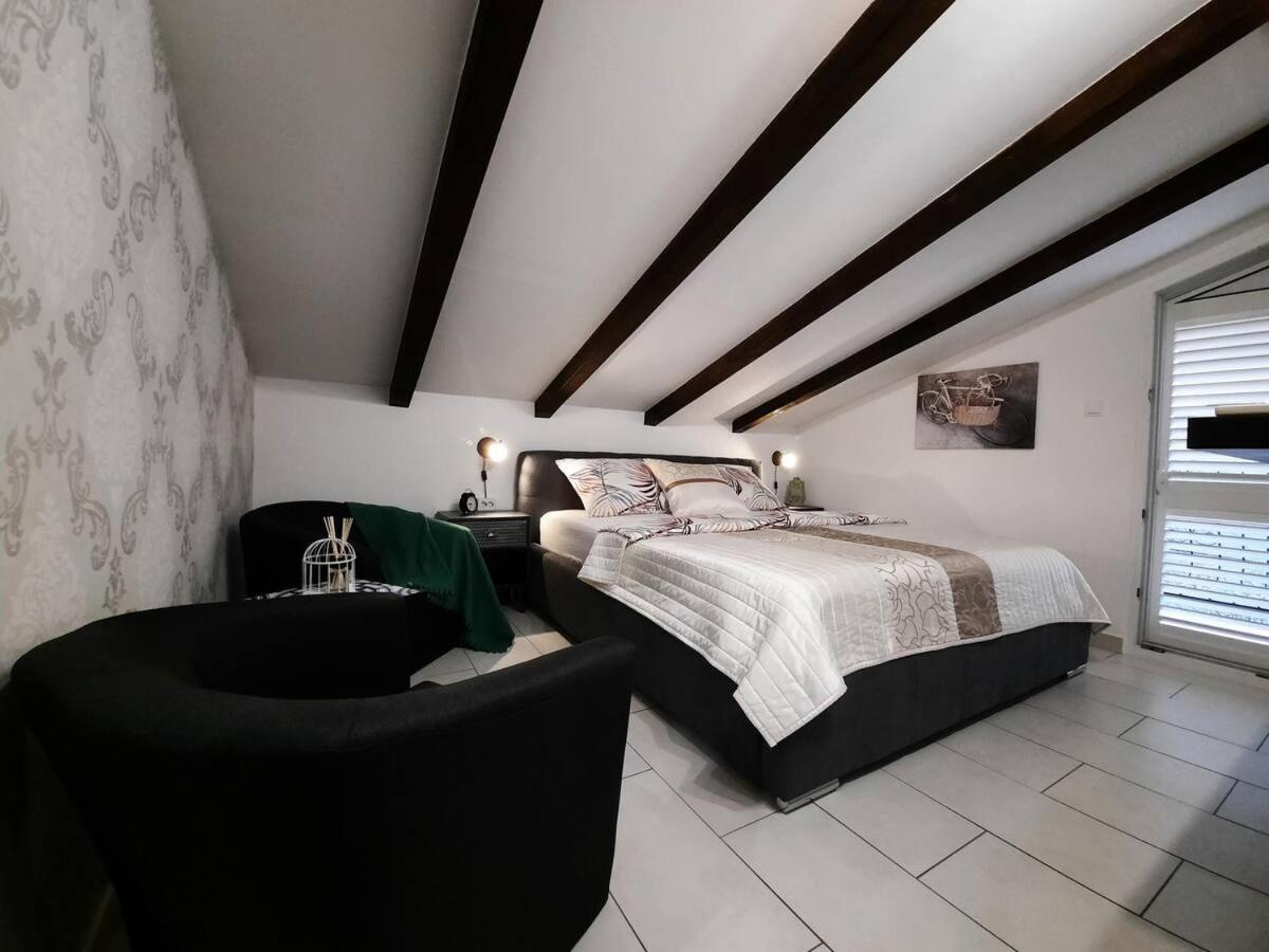 Apartments Prpic 1,Senj Сень Экстерьер фото