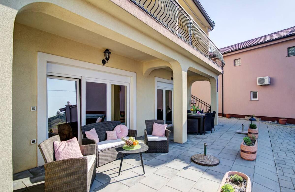 Apartments Prpic 1,Senj Сень Экстерьер фото