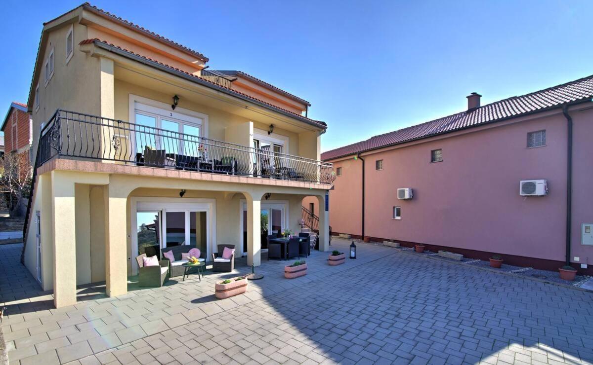 Apartments Prpic 1,Senj Сень Экстерьер фото